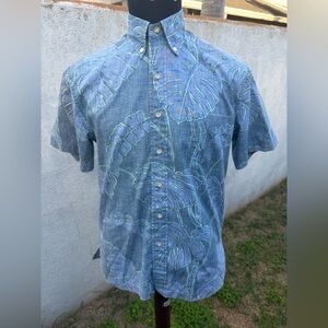PreOwned Reyn Spooner Classic Blue Hawaiian Print Full Button Men's XS